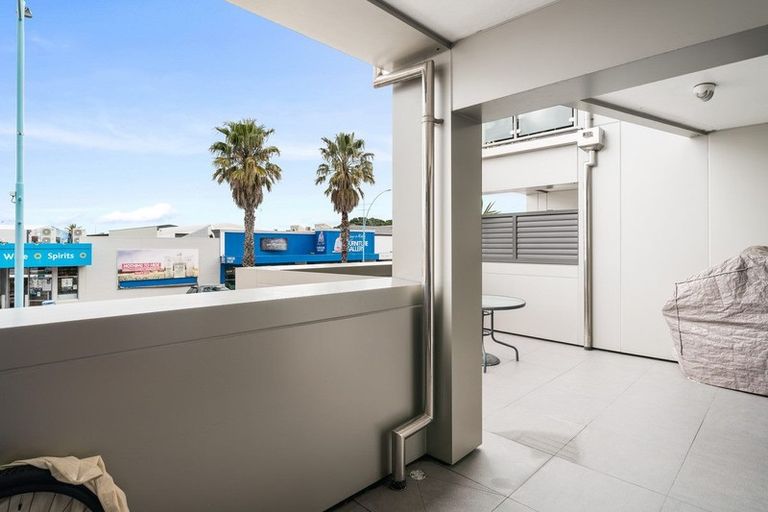 Photo of property in Paramount Apartments, 2/281 Maunganui Road, Mount Maunganui, 3116