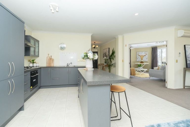 Photo of property in 18 Barrington Drive, Huntington, Hamilton, 3210