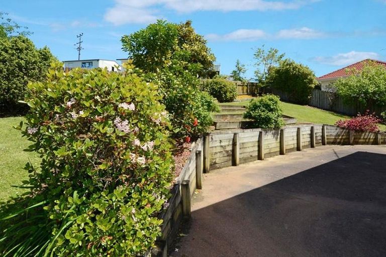 Photo of property in 10 Mcfetridge Place, Hillcrest, Auckland, 0627