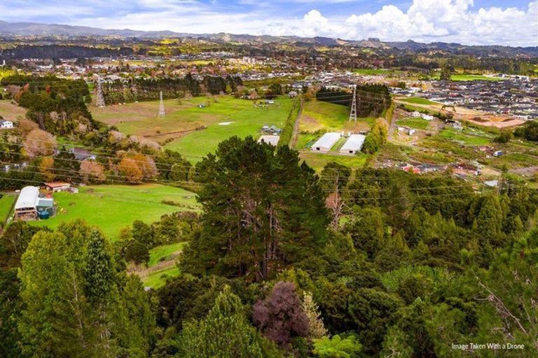 Photo of property in 48 Pinetone Road, Kumeu, 0892