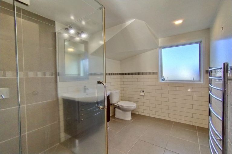 Photo of property in 1/36 Lake Pupuke Drive, Takapuna, Auckland, 0622