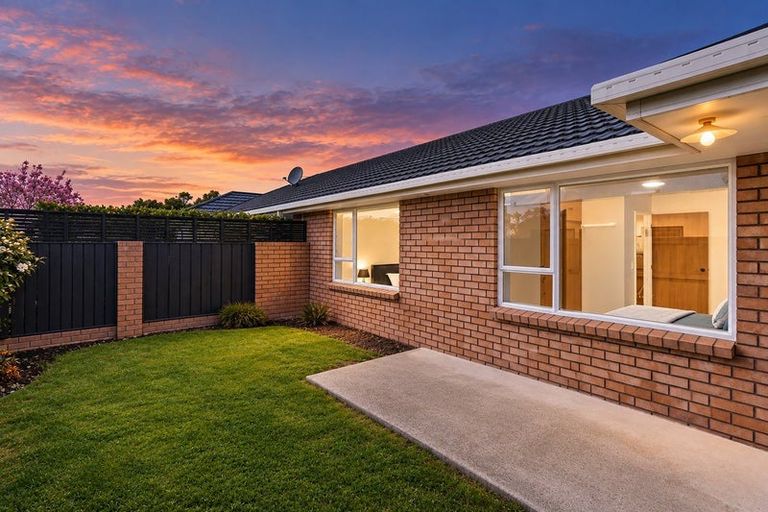 Photo of property in 3/303 Burwood Road, Burwood, Christchurch, 8083