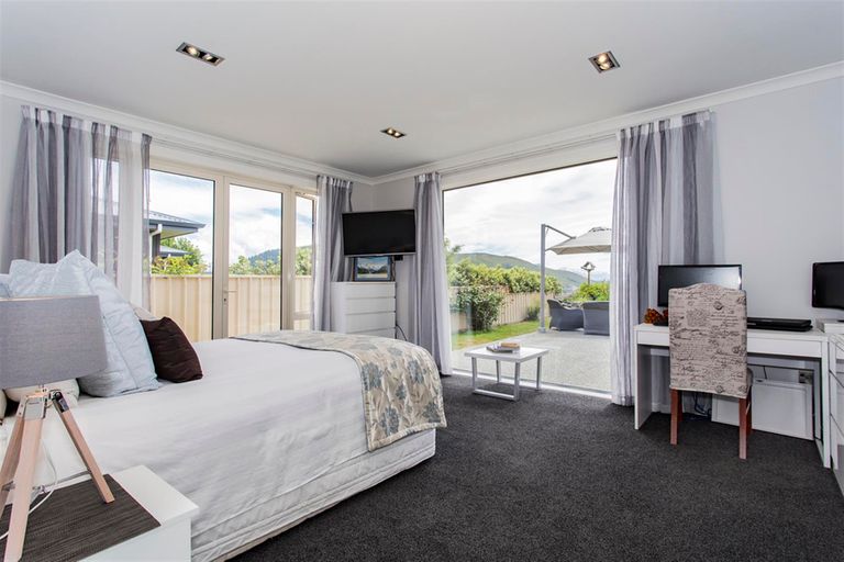 Photo of property in 2 Sams Place, Lake Tekapo, 7999