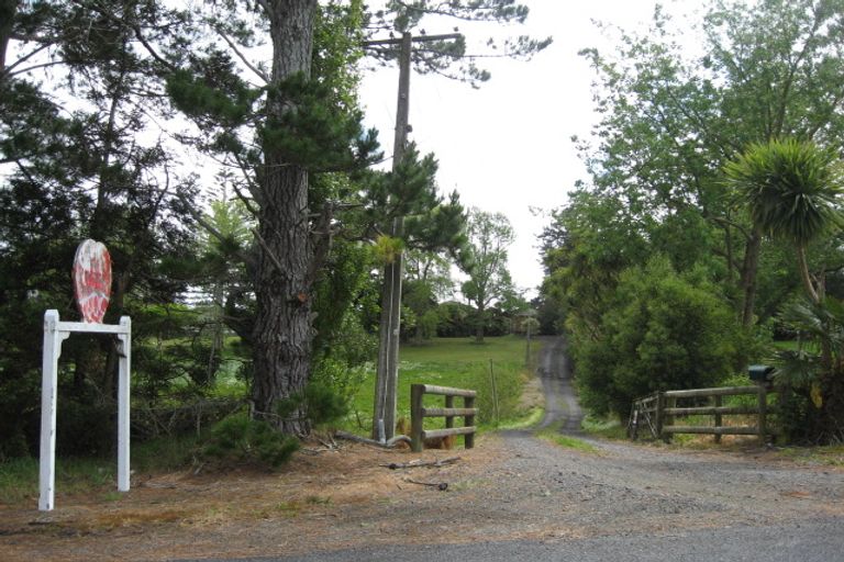 Photo of property in 78 Trigg Road, Kumeu, 0891