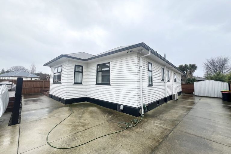 Photo of property in 16 Piko Crescent, Riccarton, Christchurch, 8041