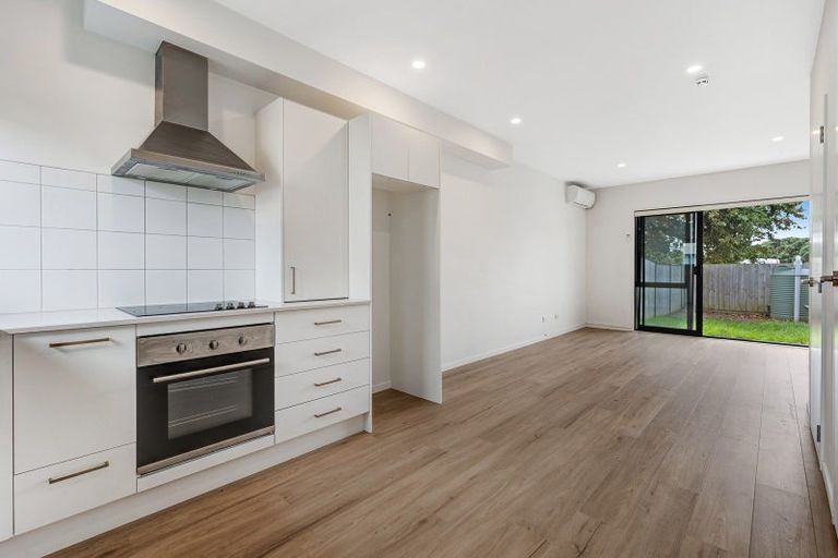Photo of property in 13 Eileen Newey Place, Henderson, Auckland, 0612