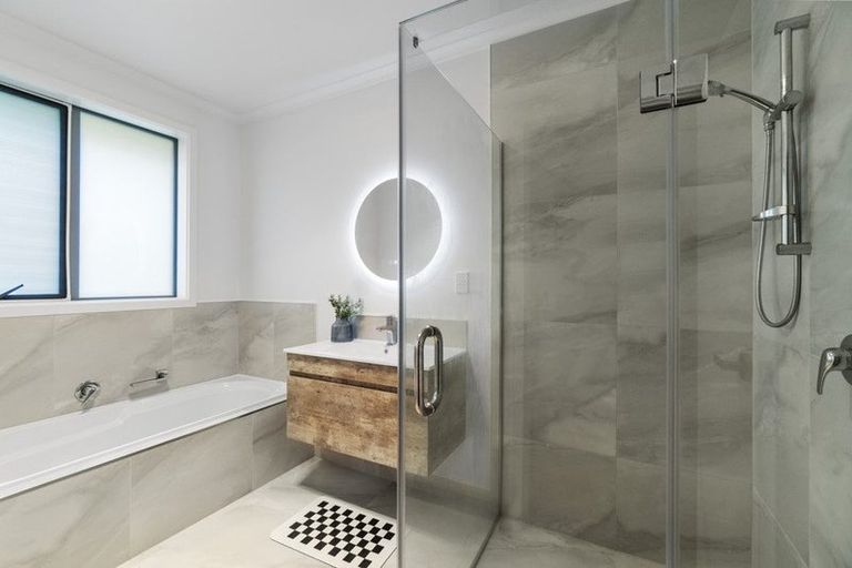 Photo of property in 14 Sydney Place, Flagstaff, Hamilton, 3210