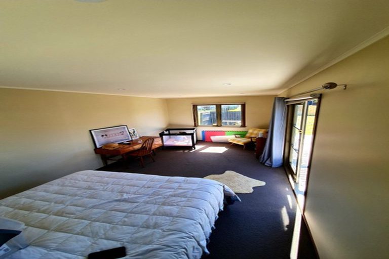 Photo of property in 11b Centreway Road, Port Waikato, 2695