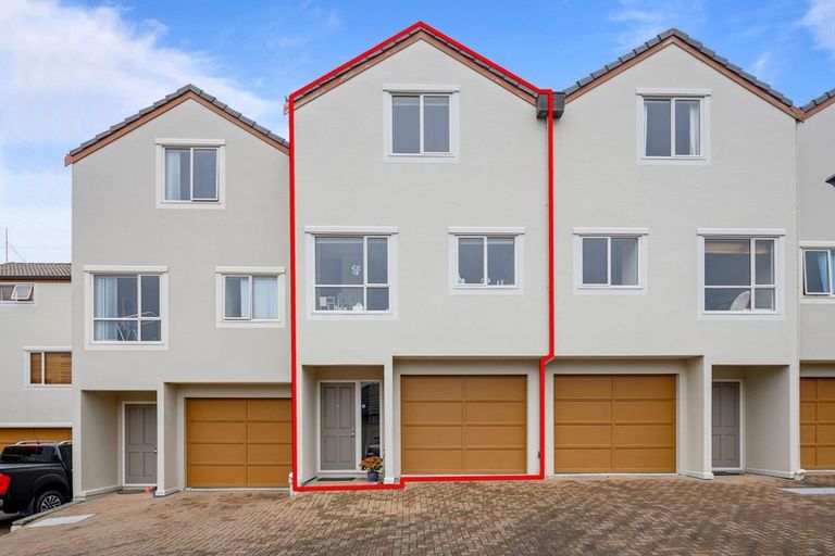 Photo of property in 3/57 Gladstone Road, Northcote, Auckland, 0627