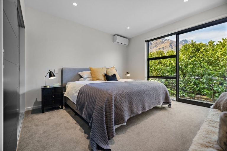 Photo of property in 17 Falconer Rise, Jacks Point, Queenstown, 9371