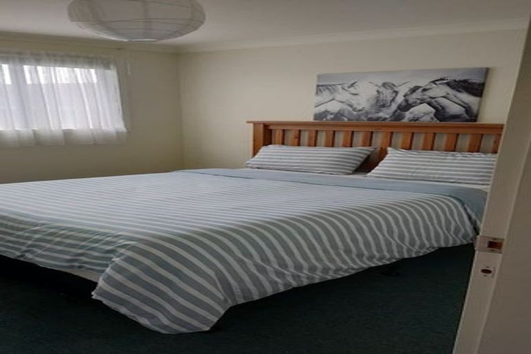 Photo of property in 295 Main Road, Tawa, Wellington, 5028