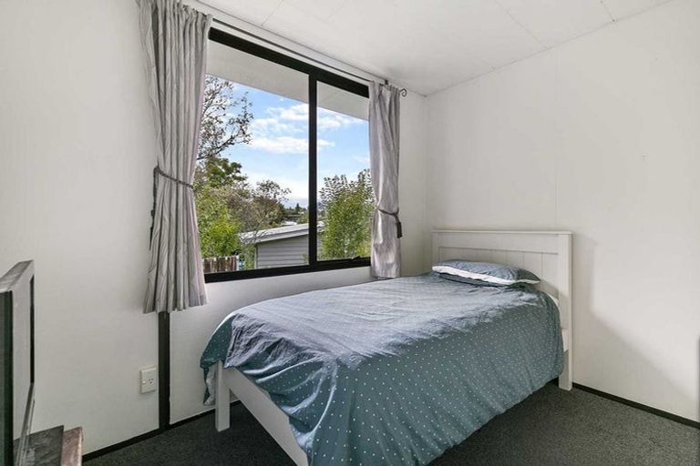 Photo of property in 2/18 Cypress Place, Sunnynook, Auckland, 0620