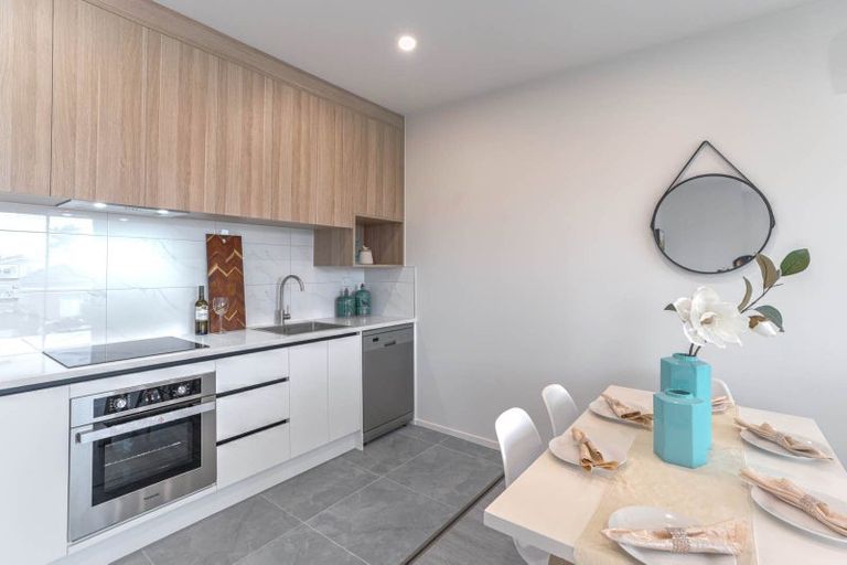 Photo of property in 40d Innismara Avenue, Wattle Downs, Auckland, 2103