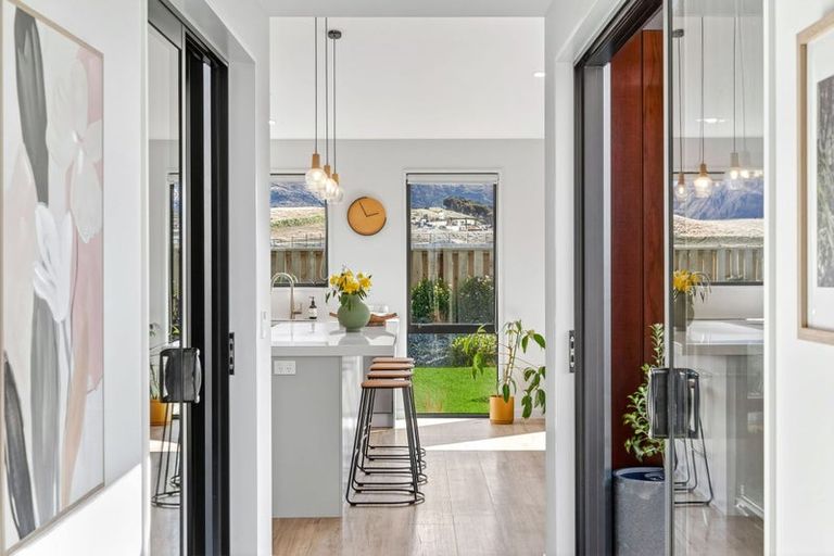 Photo of property in 4 Robrosa Street, Wanaka, 9305