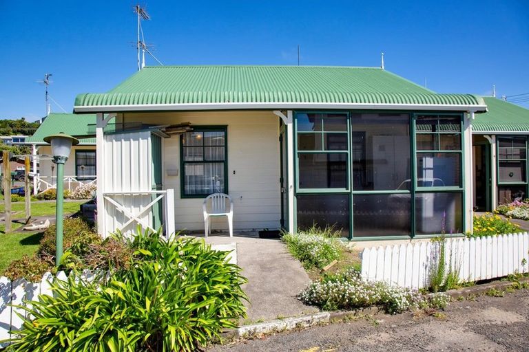 Photo of property in 10/70 Whiteley Street, Moturoa, New Plymouth, 4310