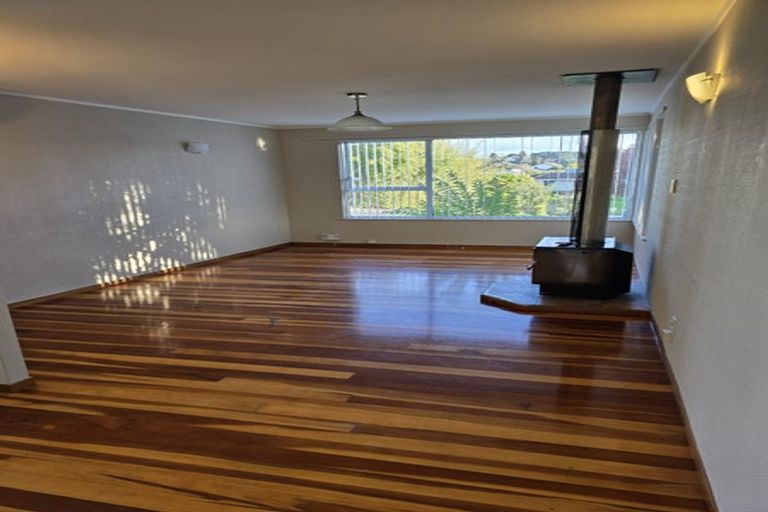 Photo of property in 24 Fairdale Place, Birkdale, Auckland, 0626