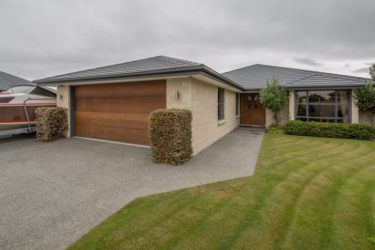 Photo of property in 38 Reka Street, Parklands, Christchurch, 8083