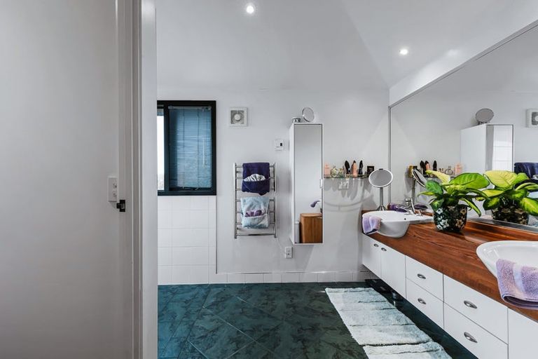 Photo of property in 2/71 Wakeman Road, Acacia Bay, Taupo, 3330