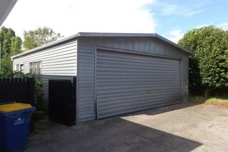Photo of property in 12 Hamblyn Place, Ranui, Auckland, 0612