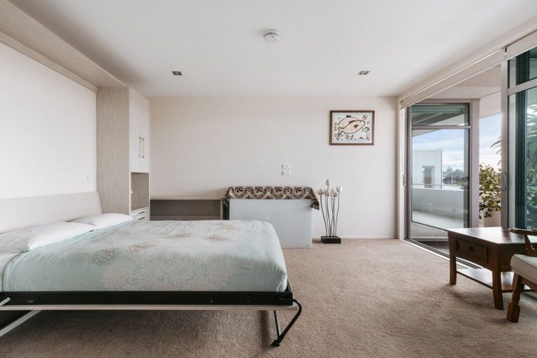 Photo of property in Palm Cove Apartments, 302/6 Tawa Street, Mount Maunganui, 3116