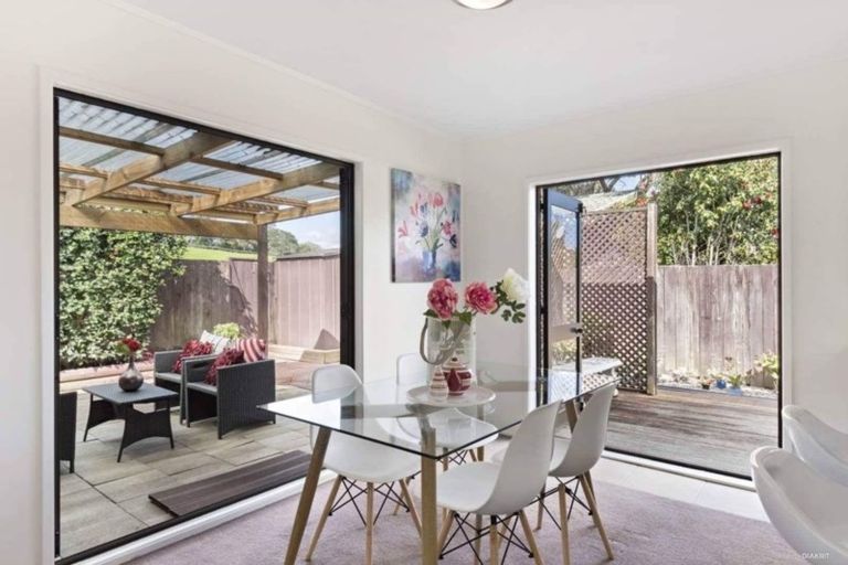 Photo of property in 2/12 Imogene Way, Half Moon Bay, Auckland, 2012