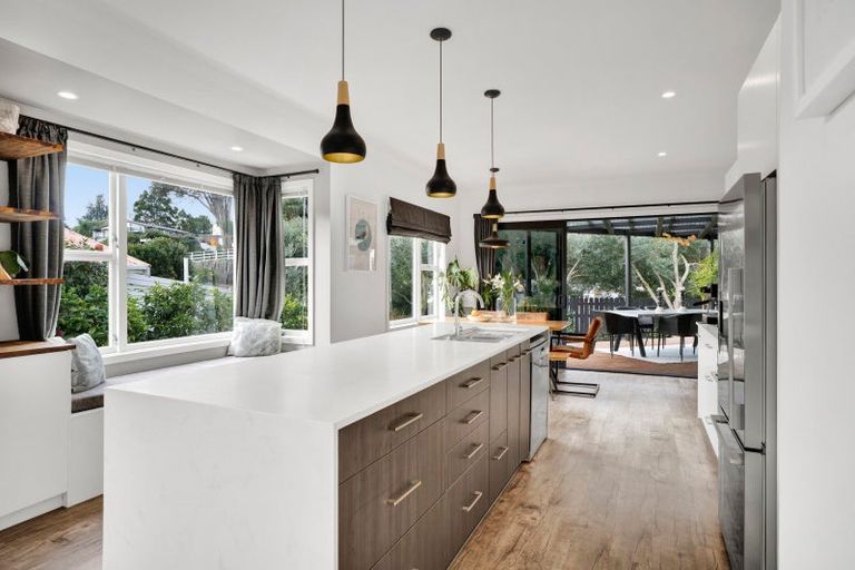 Photo of property in 15 Bracken Street, New Plymouth, 4310