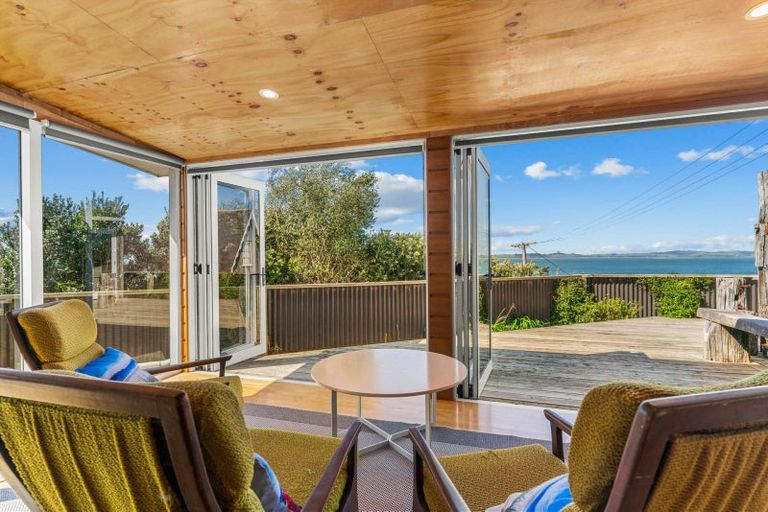 Photo of property in 8 Signal Station Road, Pouto, 0391