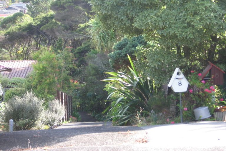 Photo of property in 8 Tranquil Glade, Hillcrest, Auckland, 0627