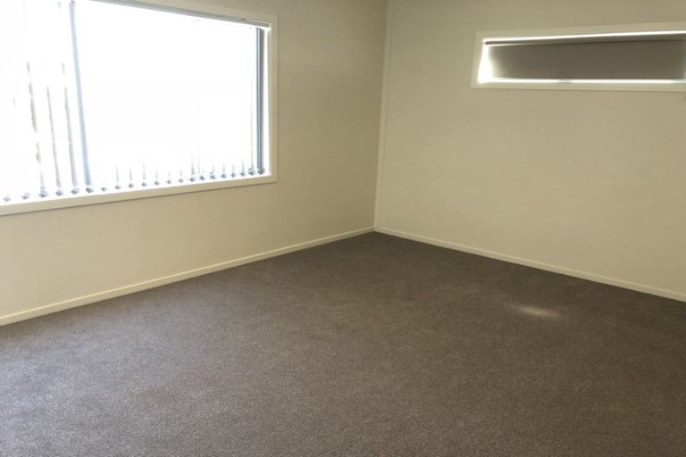 Photo of property in Krisley Court, 19/6 Ambrico Place, New Lynn, Auckland, 0600