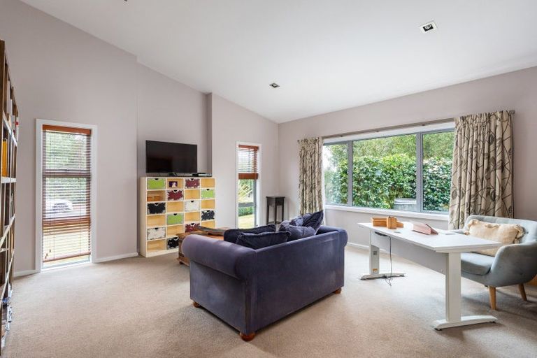 Photo of property in 10 Parawera Drive, Acacia Bay, Taupo, 3330