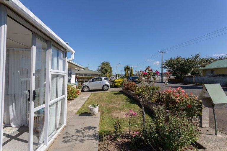 Photo of property in 9 Mccallum Street, Dannevirke, 4930