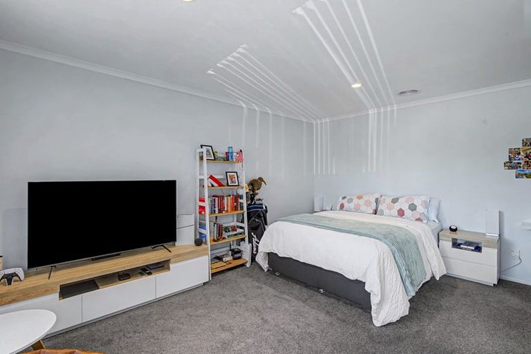 Photo of property in 127 Milne Drive, Paraparaumu, 5032