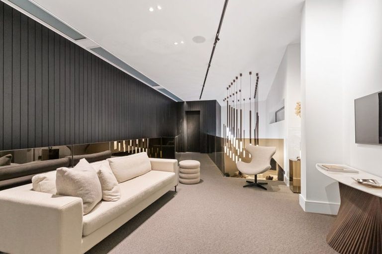 Photo of property in 32 Tuhaere Street, Orakei, Auckland, 1071