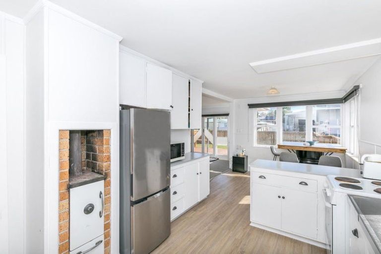 Photo of property in 38 Mccracken Avenue, Hillcrest, Hamilton, 3216