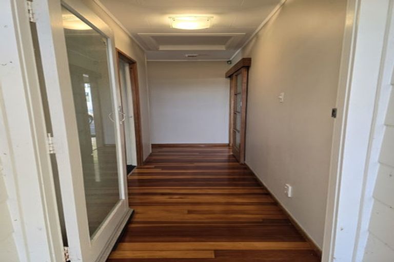 Photo of property in 24 Fairdale Place, Birkdale, Auckland, 0626