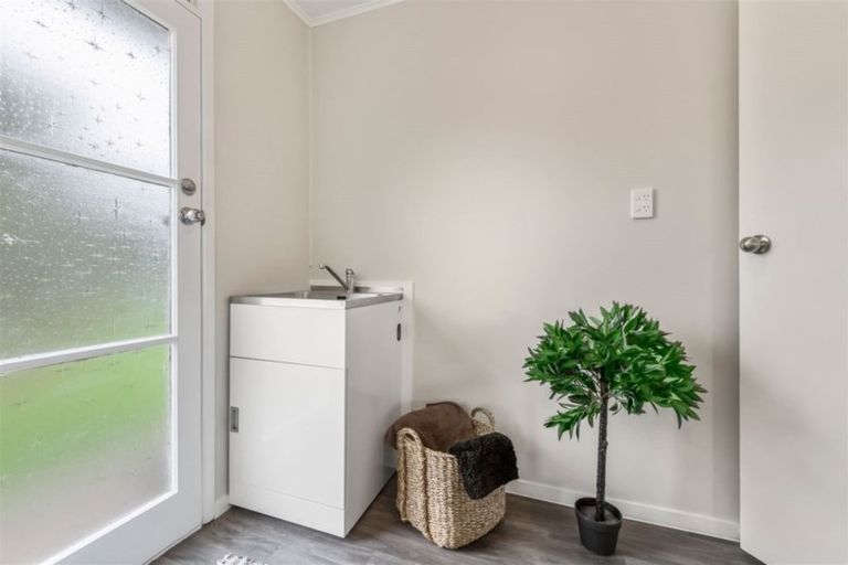 Photo of property in 10 Agar Place, Favona, Auckland, 2024