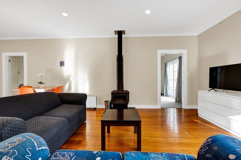 Photo of property in 11 Sycamore Grove, Lower Vogeltown, New Plymouth, 4310