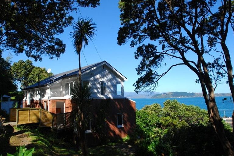 Photo of property in 2 Rangiora Avenue, Kaiwharawhara, Wellington, 6035