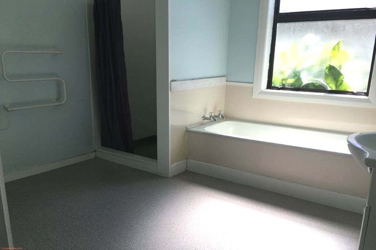 Photo of property in 1 Augustine Street, Waimate, 7924