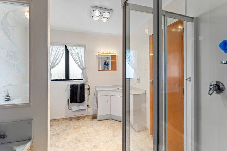 Photo of property in 36 Simcox Street, Otaki Beach, Otaki, 5512