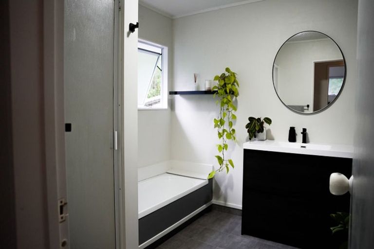 Photo of property in 12/24 Eastglen Road, Glen Eden, Auckland, 0602