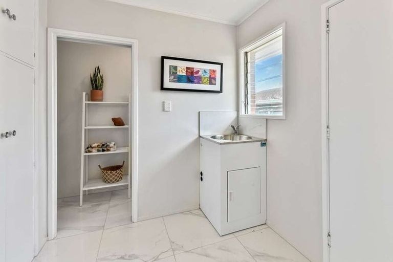 Photo of property in 2/11 Wentworth Avenue, Papatoetoe, Auckland, 2025