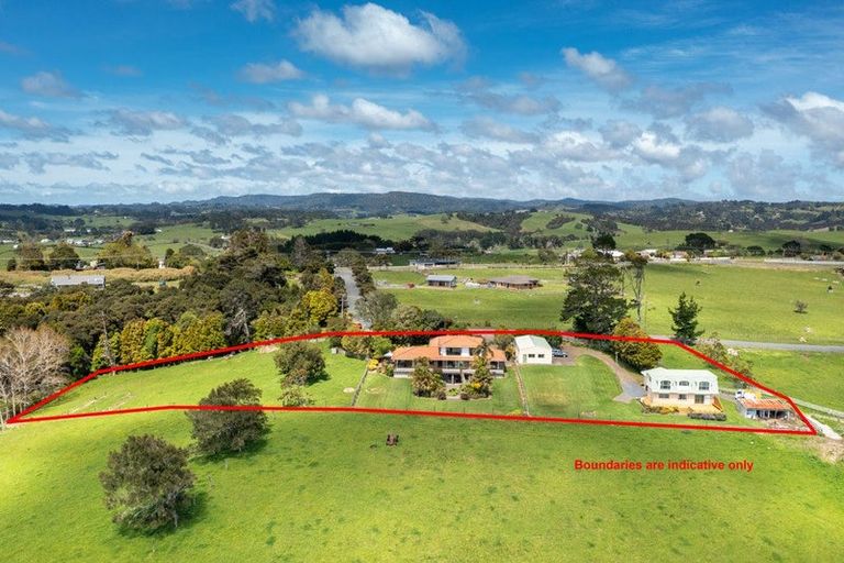 Photo of property in 14 Peters Lane, Taupaki, Henderson, 0782