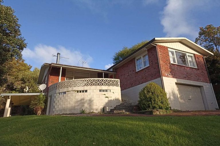 Photo of property in 15 Pohutukawa Avenue, Red Beach, 0932