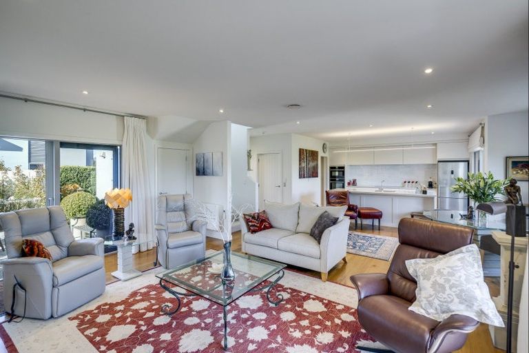 Photo of property in 12 Bray Place, Havelock North, 4130