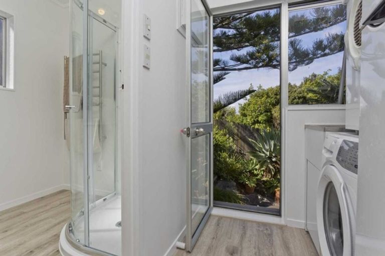 Photo of property in 2/31 Lake Road, Devonport, Auckland, 0624