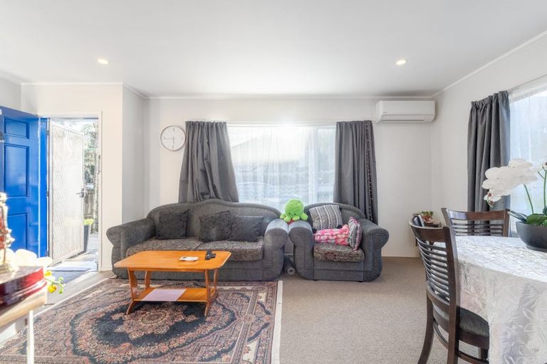 Photo of property in 2/17b Lavelle Road, Henderson, Auckland, 0612