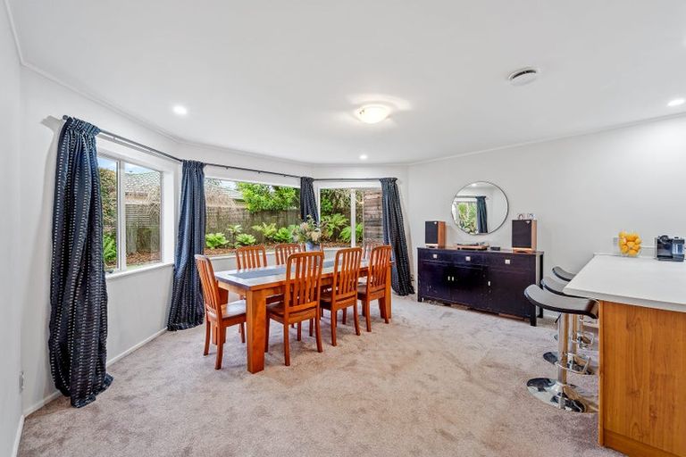 Photo of property in 27 Ponderosa Drive, Oteha, Auckland, 0632
