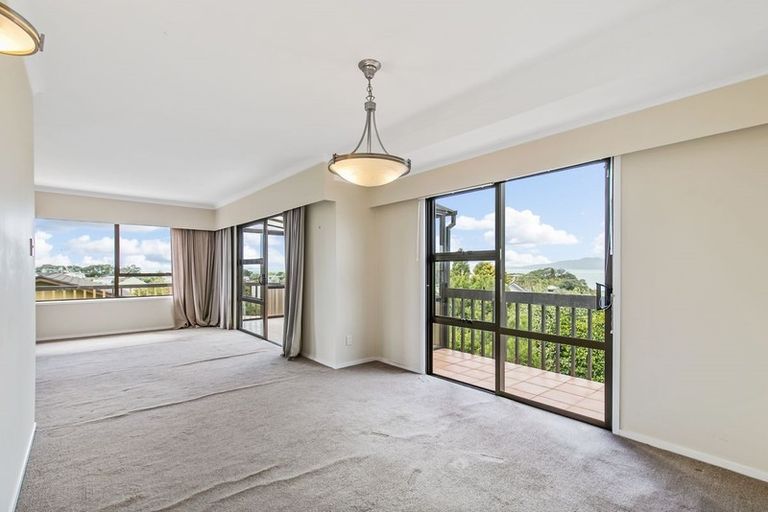 Photo of property in 1/43 Eastcliffe Road, Castor Bay, Auckland, 0620