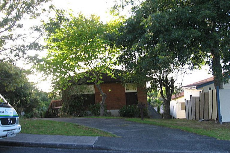 Photo of property in 1/5 Northwick Place, Hillcrest, Auckland, 0627